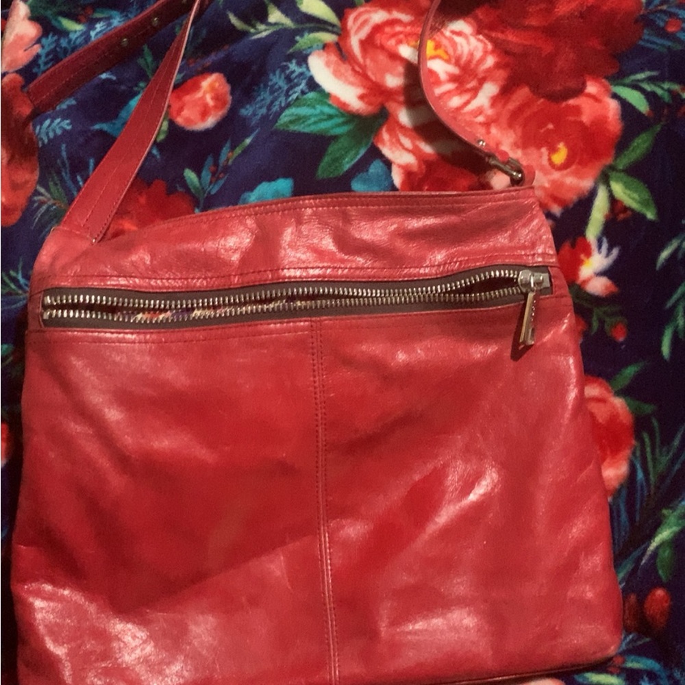 Cute red Hobo brand purse in great condition